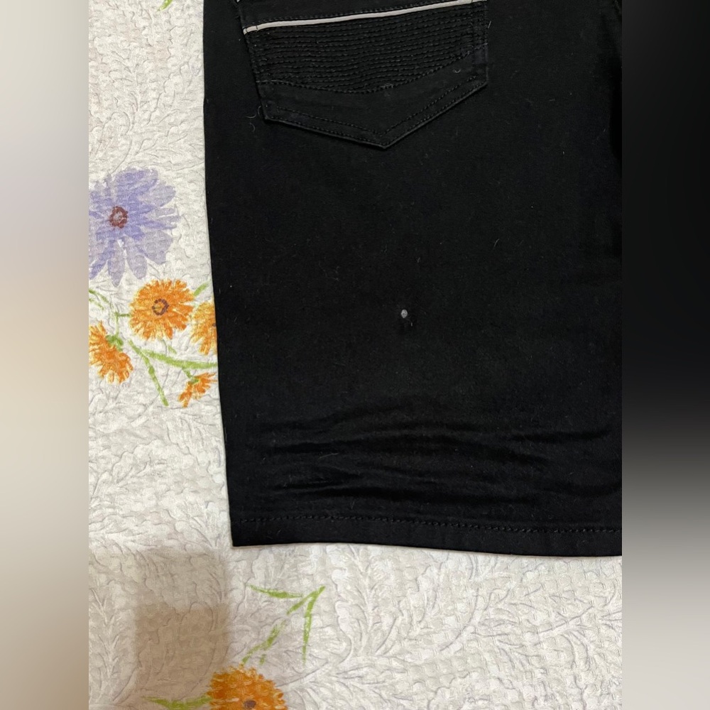 (H) Benjamin Black Men's Black Denim Shorts - Picture 10 of 12